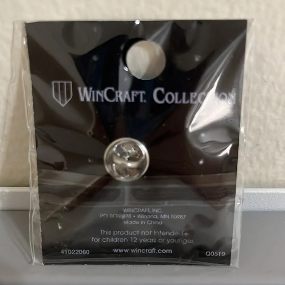 Derek Jeter Replica Plaque Pin - Picture 3 of 4